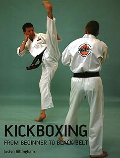 Portada del libro Kickboxing Beginner, una guía introductoria para principiantes en kickboxing.